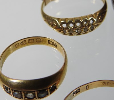 Lot 65 - A collection of rings