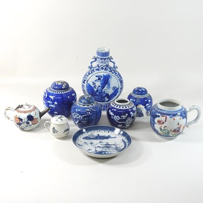 Lot 189 - An 18th century Chinese teapot