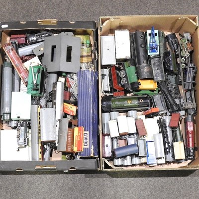 Lot 318 - A collection of model trains