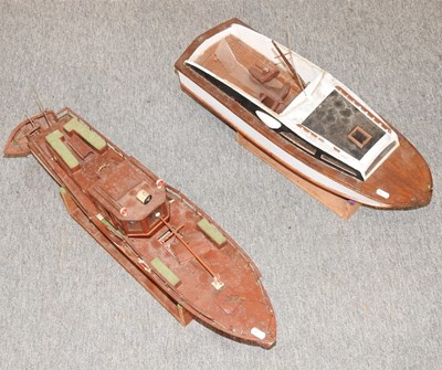 Lot 313 - A remote control model boat