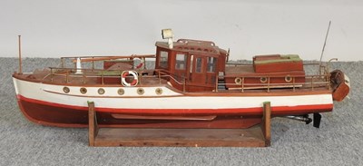Lot 313 - A remote control model boat