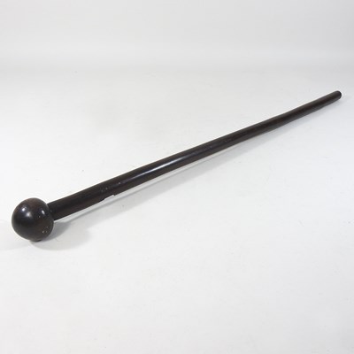 Lot 331 - An African hardwood knobkerrie