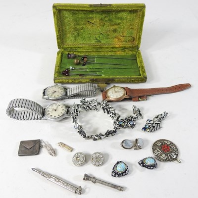 Lot 85 - A small collection of jewellery