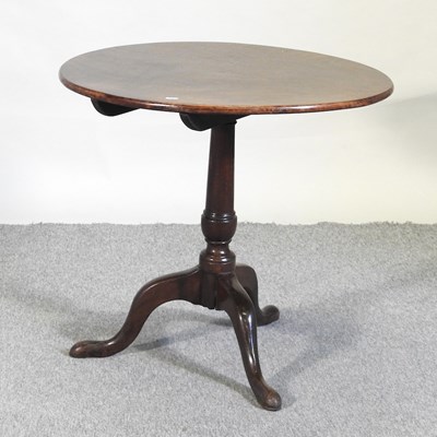 Lot 578 - A George III occasional table