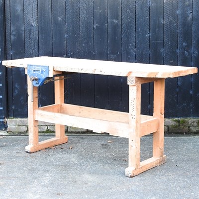 Lot 416 - A workshop woodwork bench