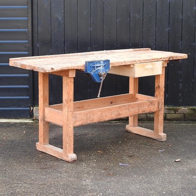 Lot 426 - A workshop woodwork bench