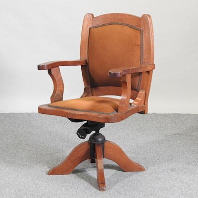 Lot 646 - A mid 20th century desk chair