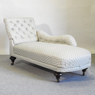 Lot 621 - A Victorian chaise longue