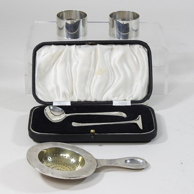 Lot 37 - A silver babies spoon and pusher