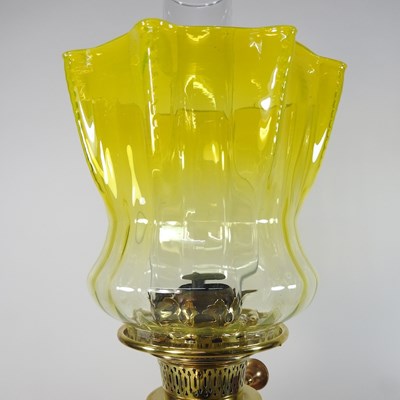 Lot 159 - A 19th century oil lamp