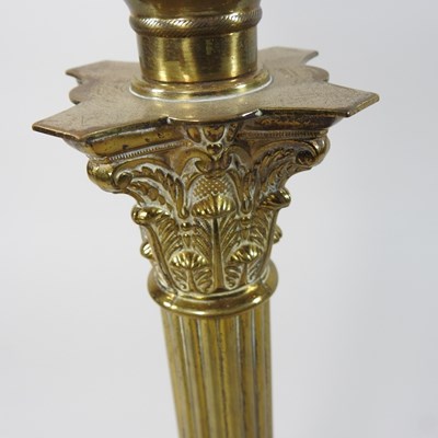 Lot 8 - A 19th century oil lamp