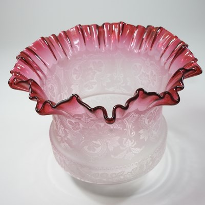 Lot 21 - A pink glass oil lamp shade
