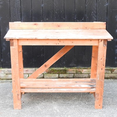 Lot 392 - A workshop table