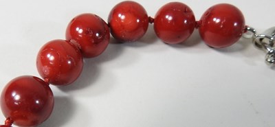 Lot 34 - A red bead necklace