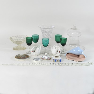 Lot 295 - A collection of glassware