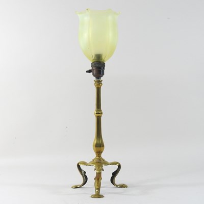 Lot 143 - An early 20th century Arts and Crafts brass table lamp
