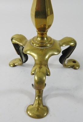 Lot 143 - An early 20th century Arts and Crafts brass table lamp