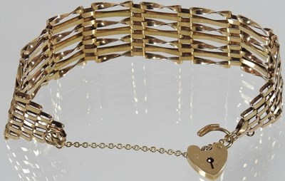Lot 1 - A 9 carat gold bracelet