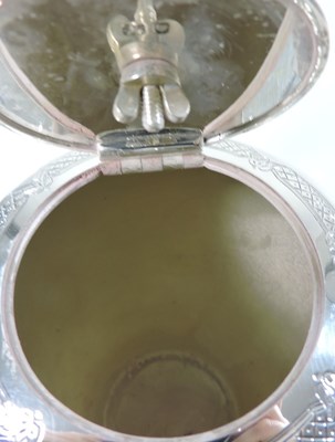 Lot 1 - A Garrards silver coffee pot
