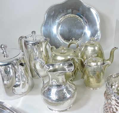 Lot 106 - A collection of silver plated items