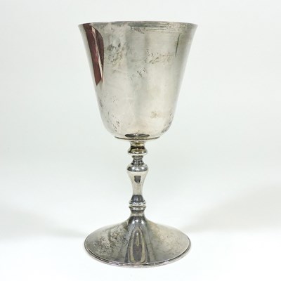 Lot 212 - A silver goblet