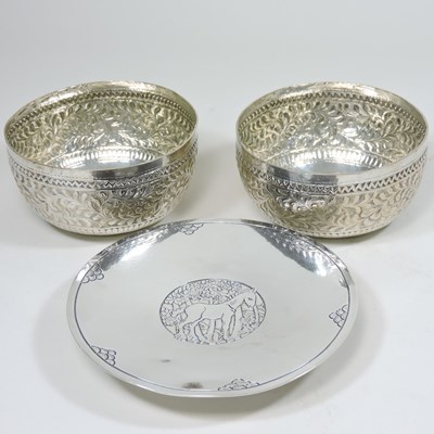 Lot 290 - A pair of white metal bowls