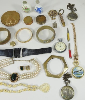 Lot 63 - A collection of costume jewellery