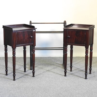 Lot 592 - A pair of Regency style pot cupboards