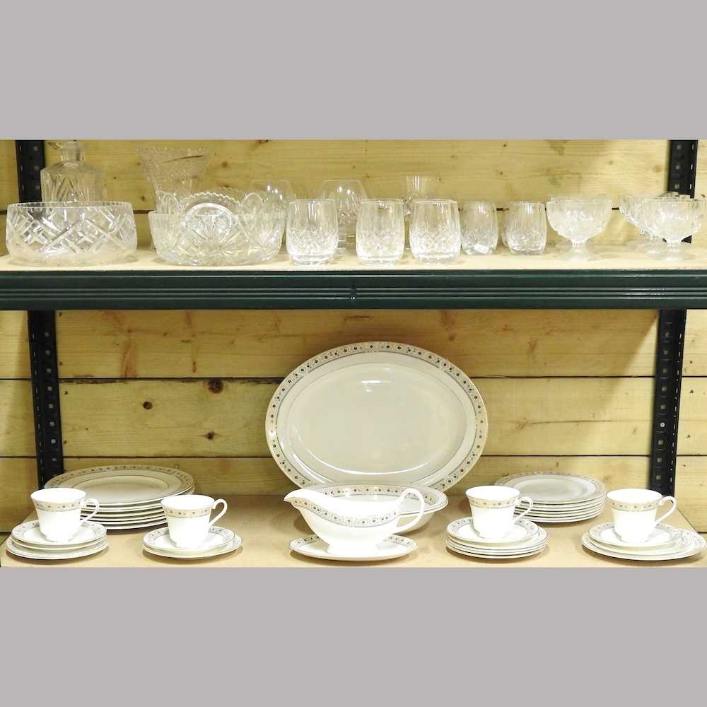 Lot 166 - A Royal Doulton dinner service