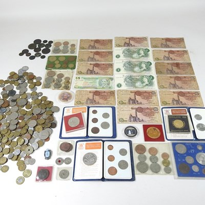 Lot 95 - A collection of coins and banknotes