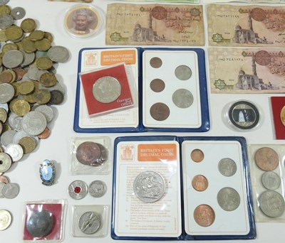 Lot 95 - A collection of coins and banknotes