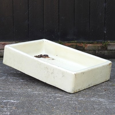 Lot 366 - A belfast sink