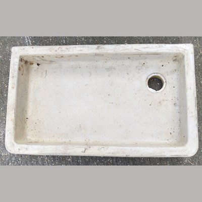 Lot 398 - A belfast sink