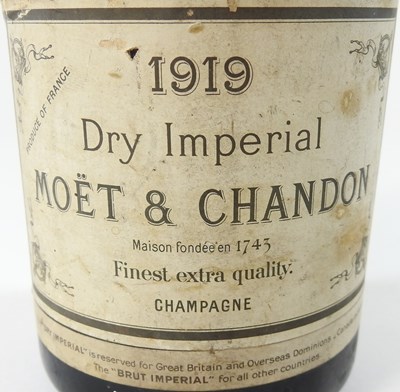 Lot 3 - A vintage bottle of Moet & Chandon Champagne