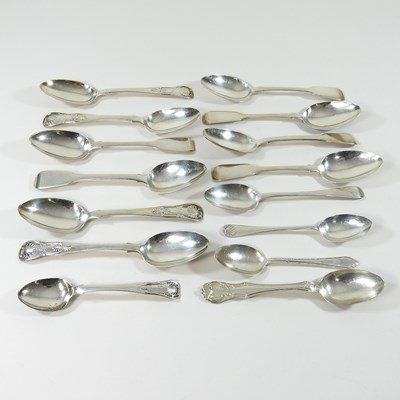 Lot 387 - A collection of Georgian silver dessert spoons