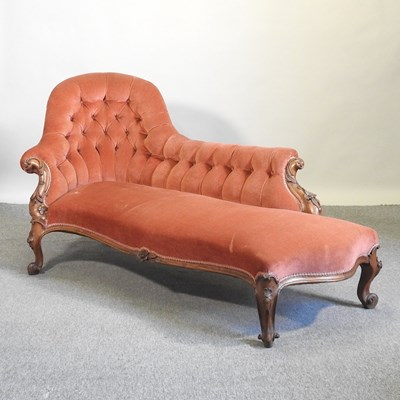 Lot 58 - A Victorian chaise longue