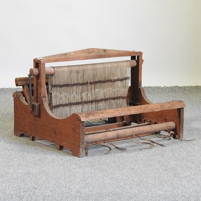 Lot 528 - A small Victorian pine loom