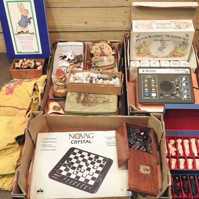 Lot 679 - Vintage toys and games