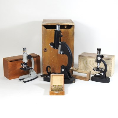 Lot 746 - A mid 20th century microscope