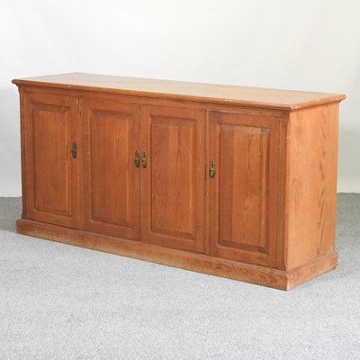 Lot 587 - A modern oak sideboard