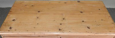 Lot 579 - An antique pine chest