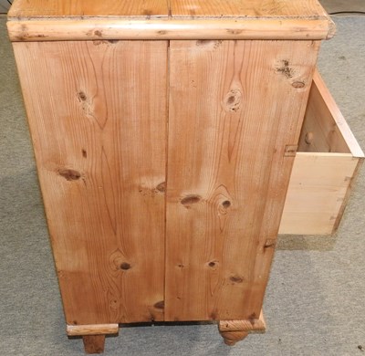 Lot 579 - An antique pine chest