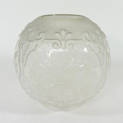 Lot 193 - An etched glass shade