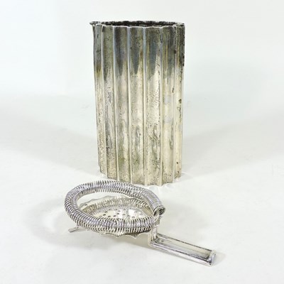 Lot 369 - A silver cocktail jug