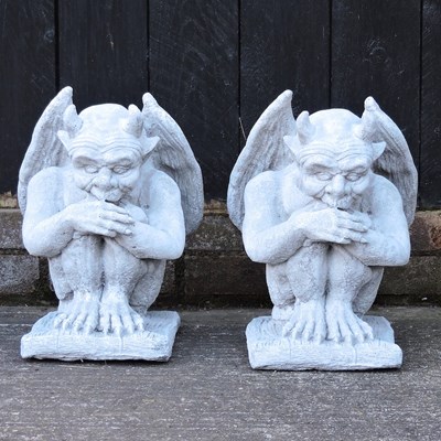 Lot 509 - A pair of gatepost finials