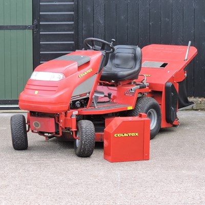 Lot 468 - A Countax ride on lawnmower