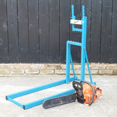 Lot 463 - A chainsaw