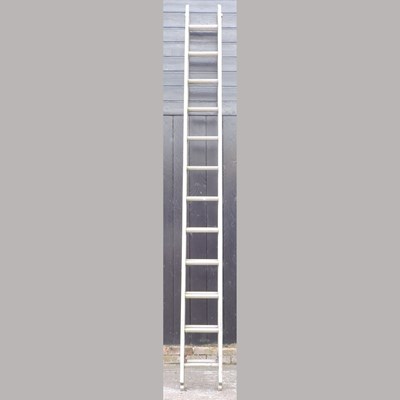 Lot 499 - An aluminium ladder