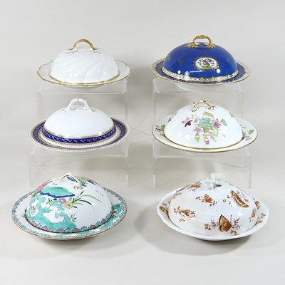 Lot 236 - A collection of six porcelain muffin dishes