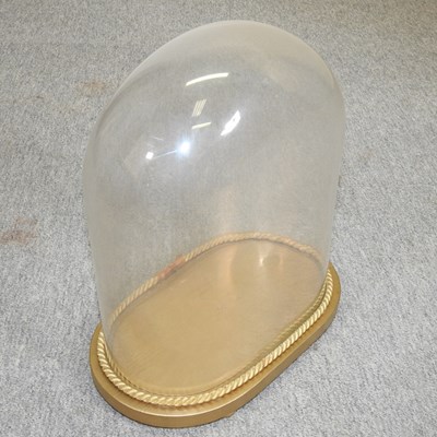 Lot 212 - A glass dome